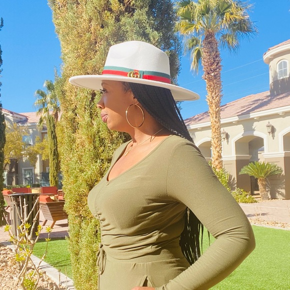 White Wide Brim Fedora - Picture 4 of 5